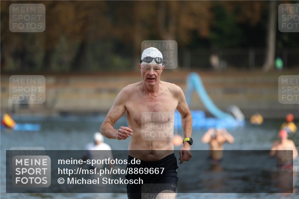 14.09.2025 - Stadtparktriathlon Michael Strokosch http://msf.ph/oto/8869667 14.09.2025 10:55:19 Schwimmen 855 meine-sportfotos.de