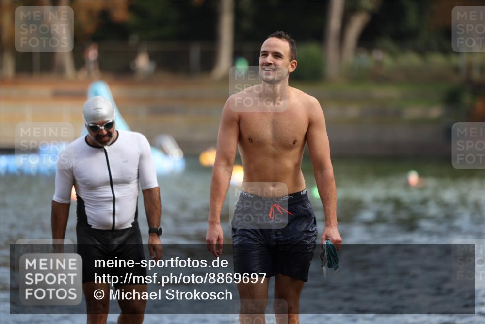 14.09.2025 - Stadtparktriathlon Michael Strokosch http://msf.ph/oto/8869697 14.09.2025 10:55:38 Schwimmen 828, 890, 911 meine-sportfotos.de