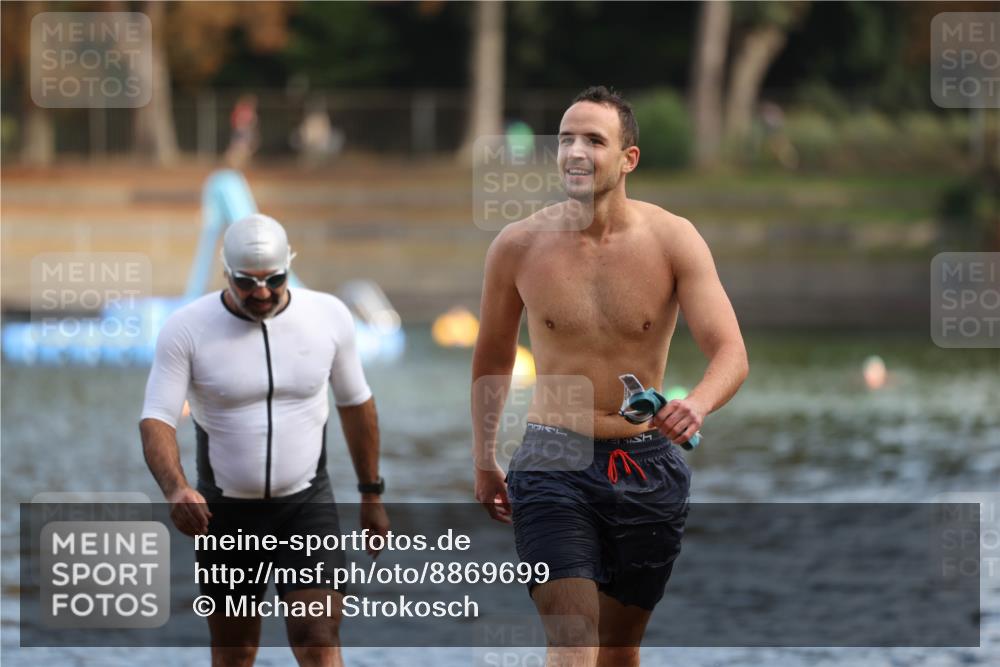 14.09.2025 - Stadtparktriathlon Michael Strokosch http://msf.ph/oto/8869699 14.09.2025 10:55:38 Schwimmen 828, 890, 911 meine-sportfotos.de