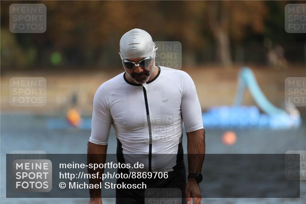 14.09.2025 - Stadtparktriathlon Michael Strokosch http://msf.ph/oto/8869706 14.09.2025 10:55:42 Schwimmen 828, 890, 911 meine-sportfotos.de