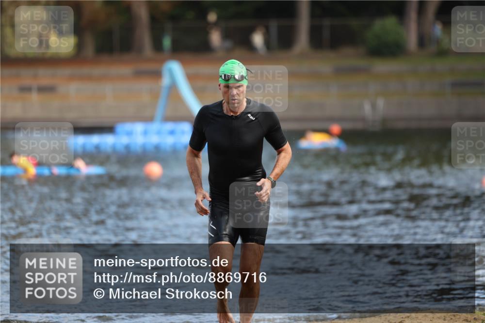 14.09.2025 - Stadtparktriathlon Michael Strokosch http://msf.ph/oto/8869716 14.09.2025 10:56:19 Schwimmen 877 meine-sportfotos.de