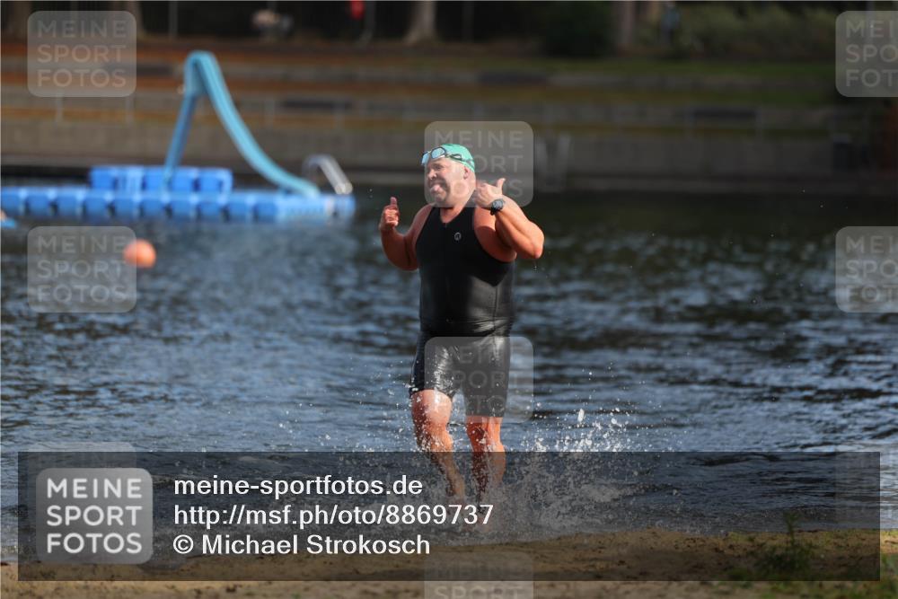 14.09.2025 - Stadtparktriathlon Michael Strokosch http://msf.ph/oto/8869737 14.09.2025 10:56:40 Schwimmen 857 meine-sportfotos.de