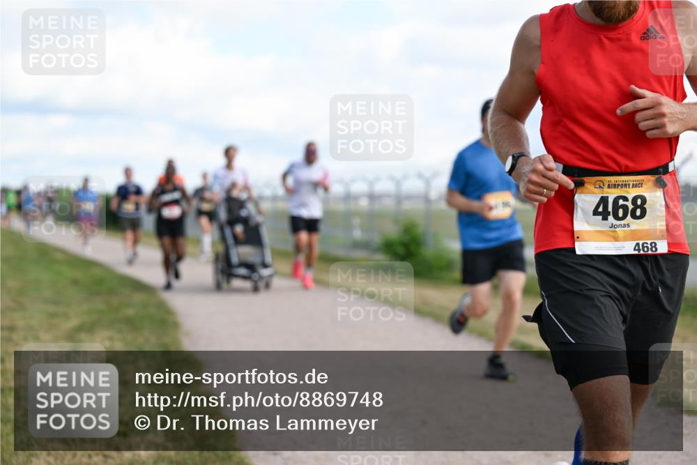 14.09.2025 - Airport Race Dr. Thomas Lammeyer http://msf.ph/oto/8869748 14.09.2025 12:14:09 Laufen 42, 468, 468 meine-sportfotos.de