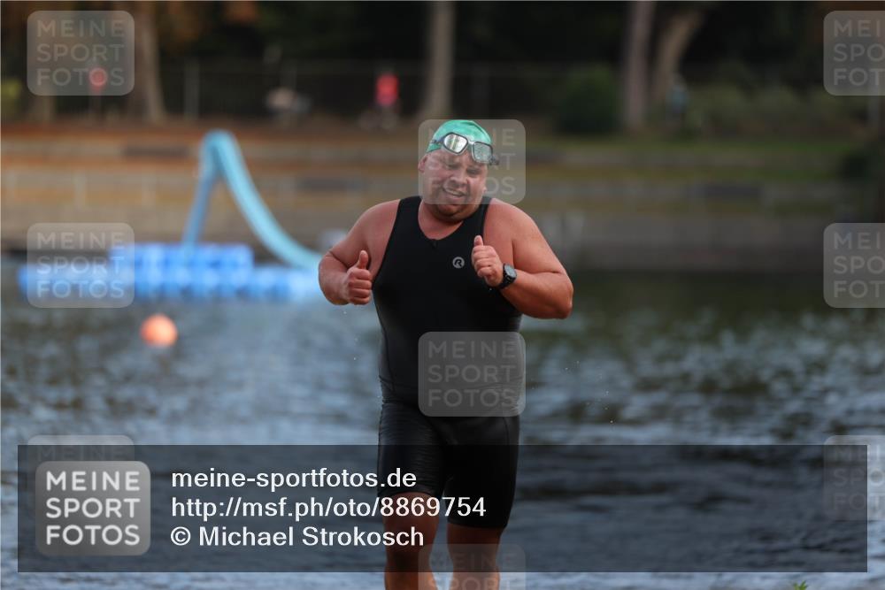 14.09.2025 - Stadtparktriathlon Michael Strokosch http://msf.ph/oto/8869754 14.09.2025 10:56:43 Schwimmen 857 meine-sportfotos.de