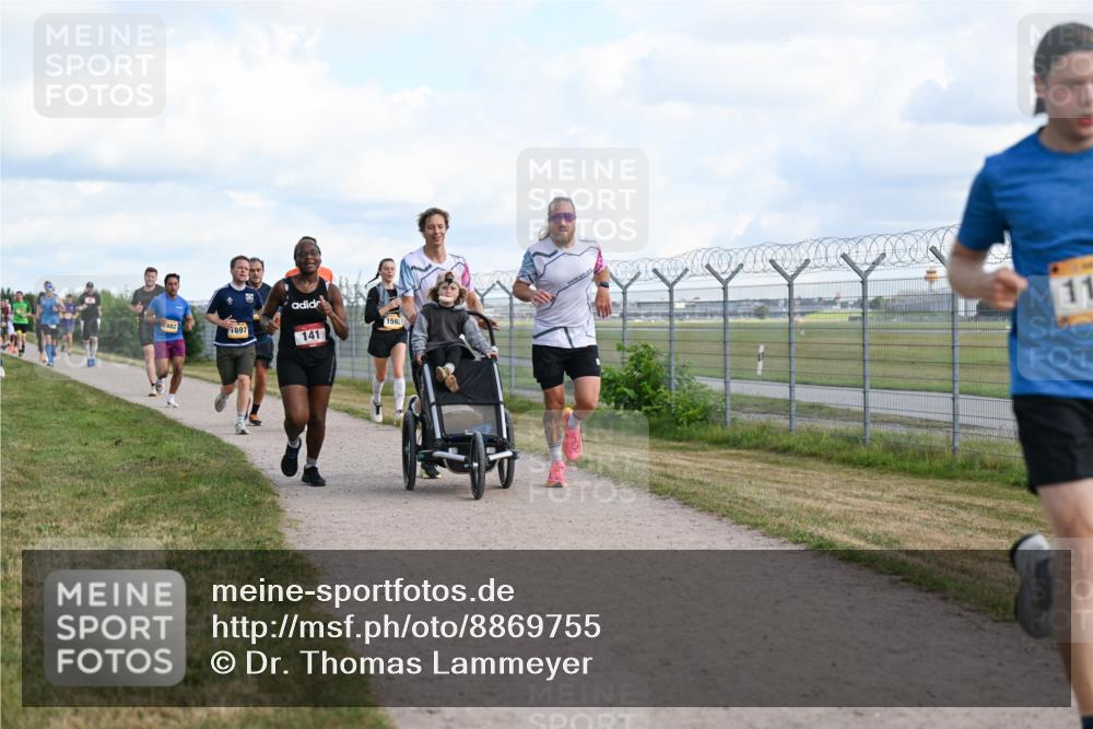 14.09.2025 - Airport Race Dr. Thomas Lammeyer http://msf.ph/oto/8869755 14.09.2025 12:14:10 Laufen 882, 1897, 141, 1592, 11 meine-sportfotos.de