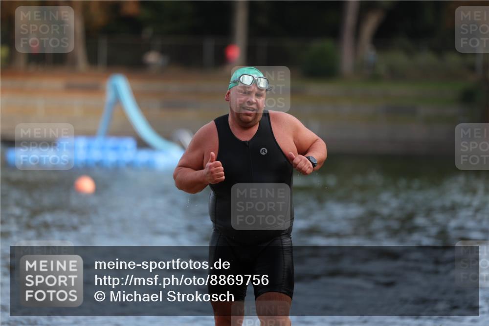 14.09.2025 - Stadtparktriathlon Michael Strokosch http://msf.ph/oto/8869756 14.09.2025 10:56:44 Schwimmen 857 meine-sportfotos.de