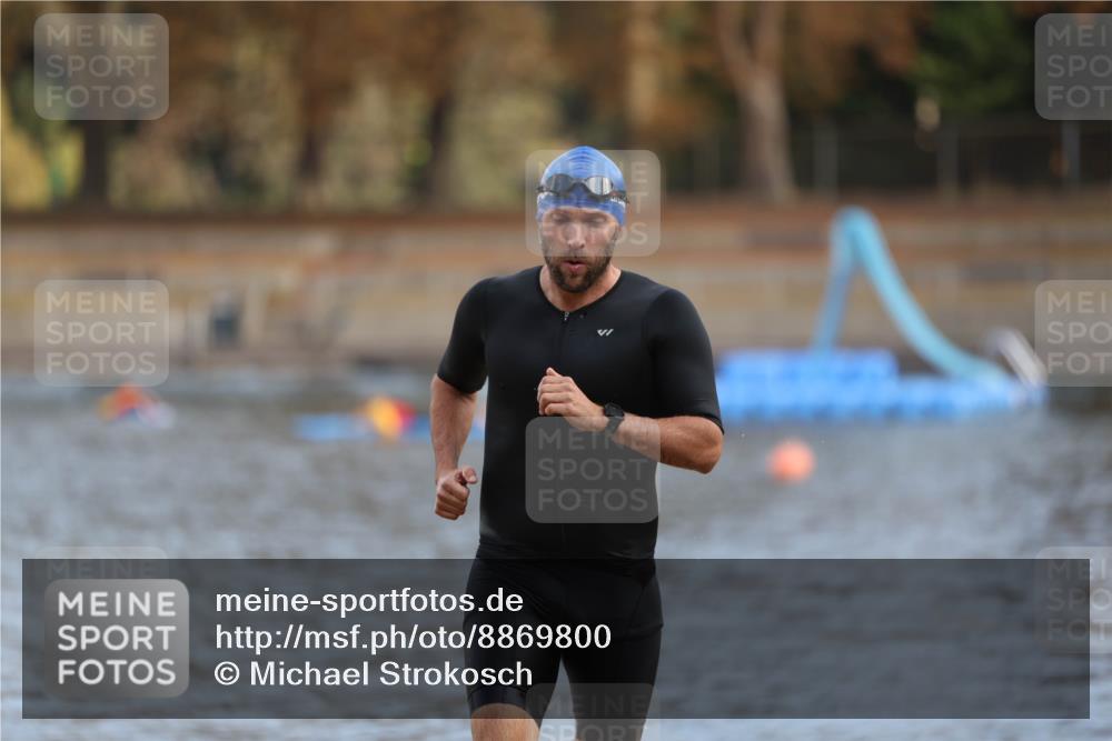 14.09.2025 - Stadtparktriathlon Michael Strokosch http://msf.ph/oto/8869800 14.09.2025 10:57:37 Schwimmen 824 meine-sportfotos.de