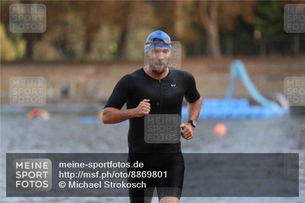 14.09.2025 - Stadtparktriathlon Michael Strokosch http://msf.ph/oto/8869801 14.09.2025 10:57:37 Schwimmen 824 meine-sportfotos.de