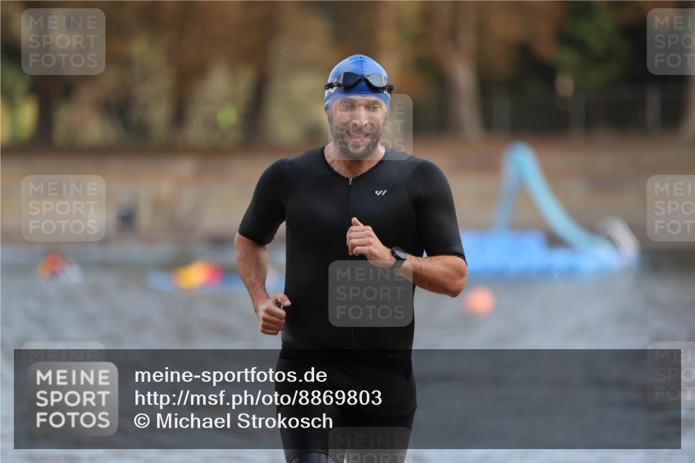 14.09.2025 - Stadtparktriathlon Michael Strokosch http://msf.ph/oto/8869803 14.09.2025 10:57:37 Schwimmen 824 meine-sportfotos.de