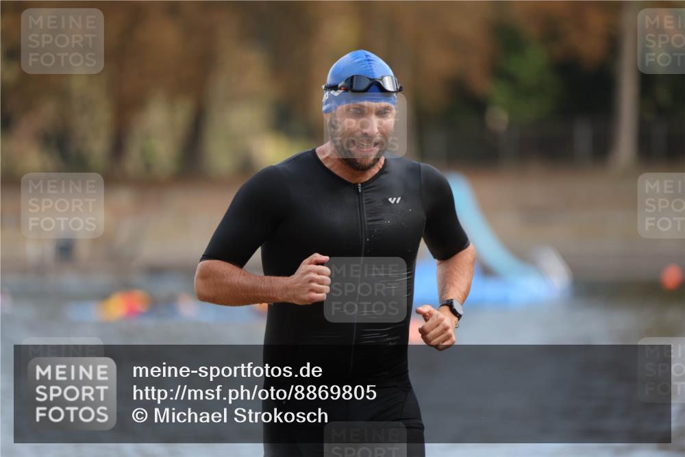 14.09.2025 - Stadtparktriathlon Michael Strokosch http://msf.ph/oto/8869805 14.09.2025 10:57:38 Schwimmen 824 meine-sportfotos.de