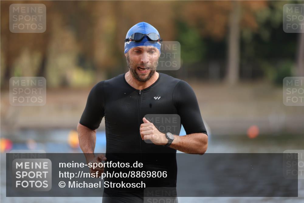 14.09.2025 - Stadtparktriathlon Michael Strokosch http://msf.ph/oto/8869806 14.09.2025 10:57:38 Schwimmen 824 meine-sportfotos.de
