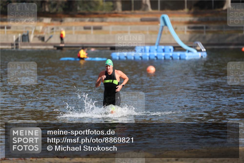 14.09.2025 - Stadtparktriathlon Michael Strokosch http://msf.ph/oto/8869821 14.09.2025 11:08:10 Schwimmen 973 meine-sportfotos.de