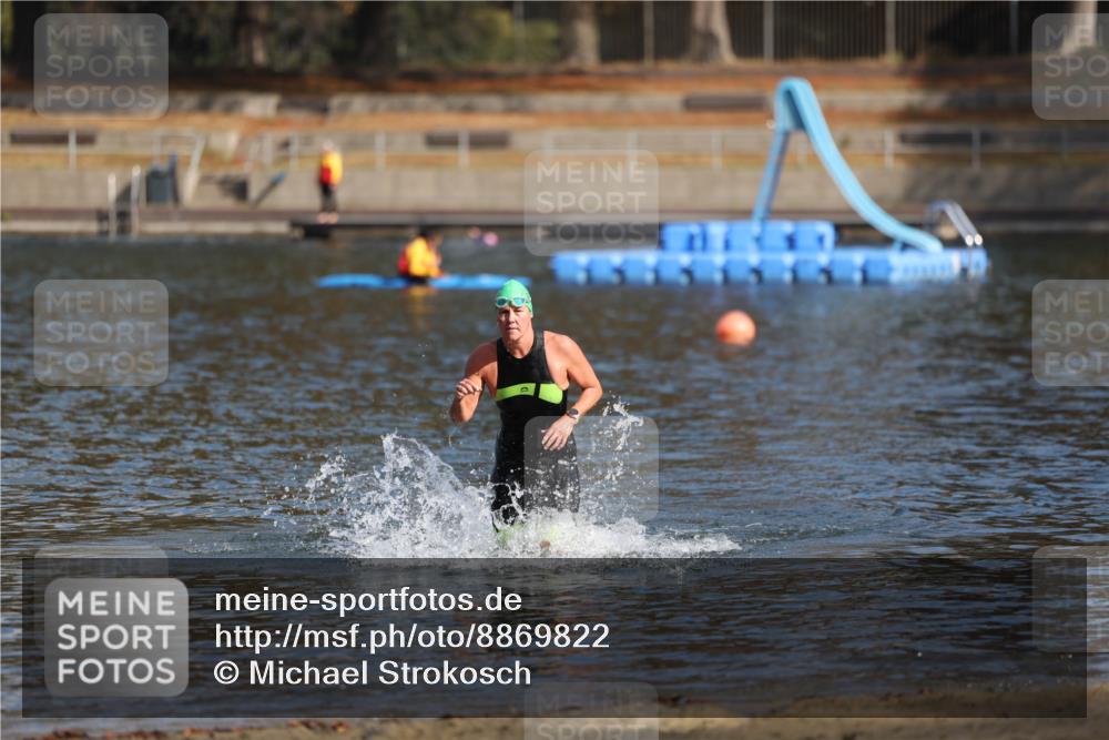 14.09.2025 - Stadtparktriathlon Michael Strokosch http://msf.ph/oto/8869822 14.09.2025 11:08:11 Schwimmen 973 meine-sportfotos.de
