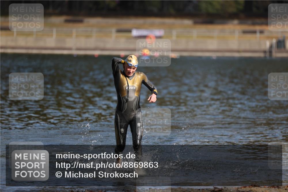 14.09.2025 - Stadtparktriathlon Michael Strokosch http://msf.ph/oto/8869863 14.09.2025 11:09:01 Schwimmen 1012 meine-sportfotos.de