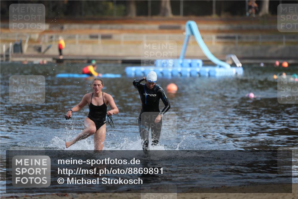 14.09.2025 - Stadtparktriathlon Michael Strokosch http://msf.ph/oto/8869891 14.09.2025 11:09:52 Schwimmen 940, 1016 meine-sportfotos.de