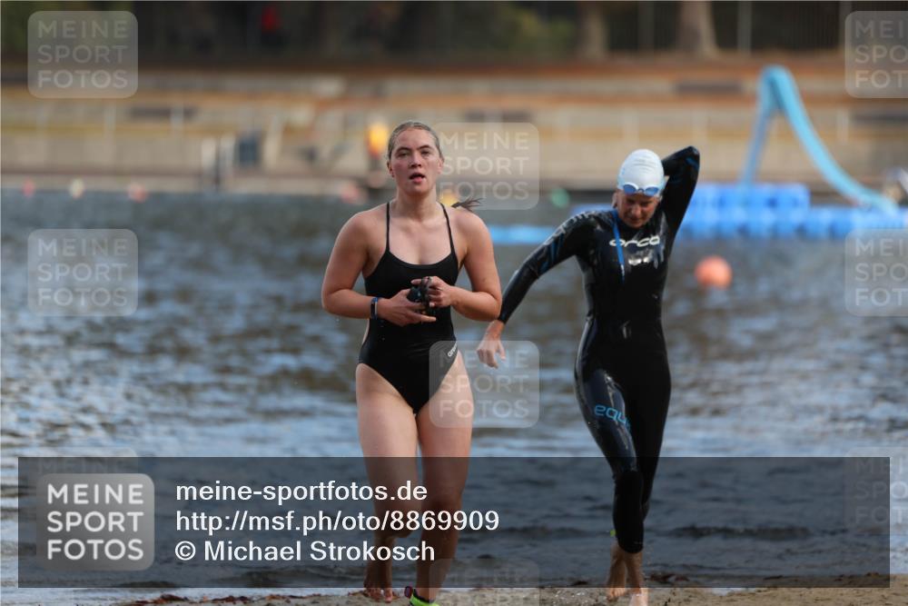 14.09.2025 - Stadtparktriathlon Michael Strokosch http://msf.ph/oto/8869909 14.09.2025 11:09:55 Schwimmen 940, 1016 meine-sportfotos.de