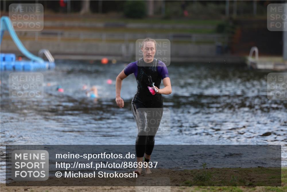 14.09.2025 - Stadtparktriathlon Michael Strokosch http://msf.ph/oto/8869937 14.09.2025 11:10:19 Schwimmen 943 meine-sportfotos.de