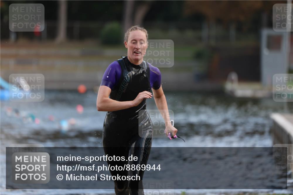 14.09.2025 - Stadtparktriathlon Michael Strokosch http://msf.ph/oto/8869944 14.09.2025 11:10:21 Schwimmen 943 meine-sportfotos.de