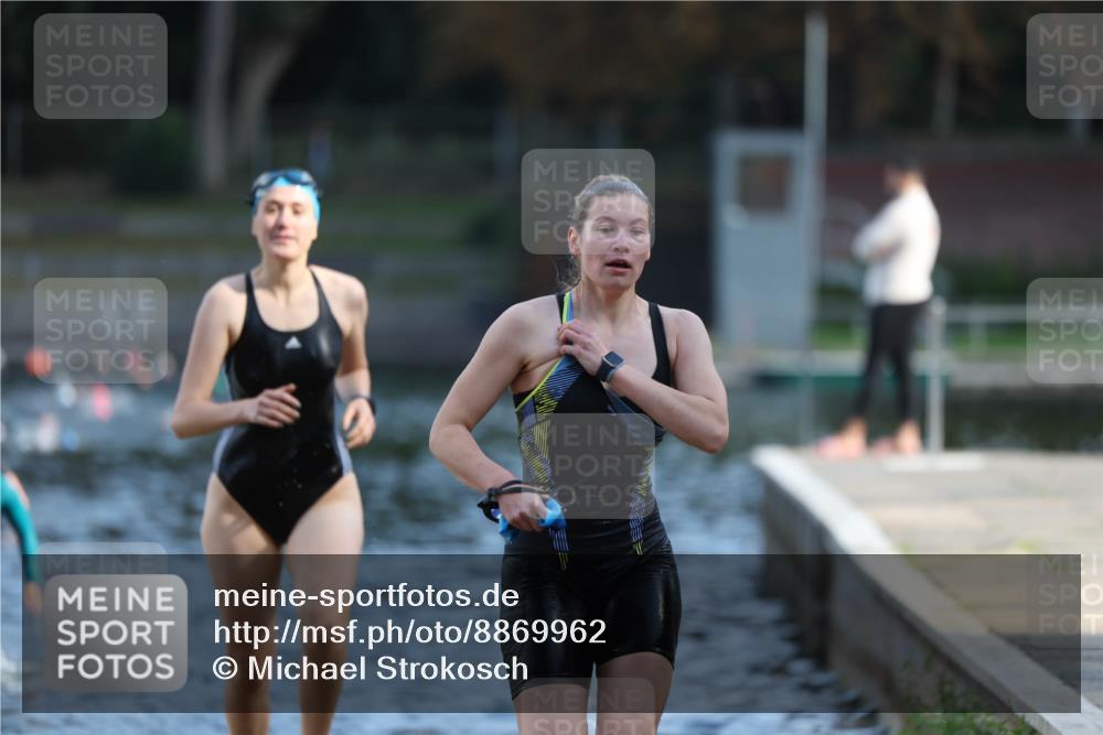 14.09.2025 - Stadtparktriathlon Michael Strokosch http://msf.ph/oto/8869962 14.09.2025 11:10:46 Schwimmen 950, 961, 967, 995 meine-sportfotos.de