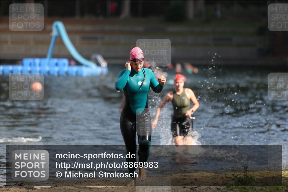 14.09.2025 - Stadtparktriathlon Michael Strokosch http://msf.ph/oto/8869983 14.09.2025 11:10:51 Schwimmen 950, 961, 968, 995 meine-sportfotos.de