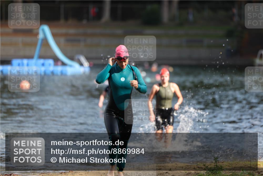14.09.2025 - Stadtparktriathlon Michael Strokosch http://msf.ph/oto/8869984 14.09.2025 11:10:51 Schwimmen 950, 961, 968, 995 meine-sportfotos.de