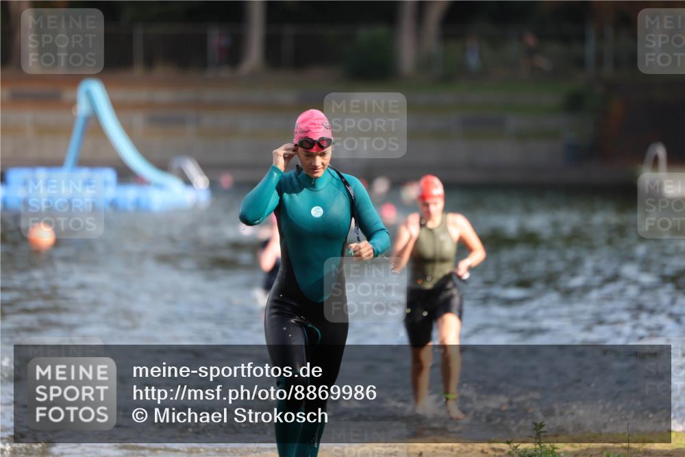 14.09.2025 - Stadtparktriathlon Michael Strokosch http://msf.ph/oto/8869986 14.09.2025 11:10:52 Schwimmen 950, 961, 968, 995 meine-sportfotos.de