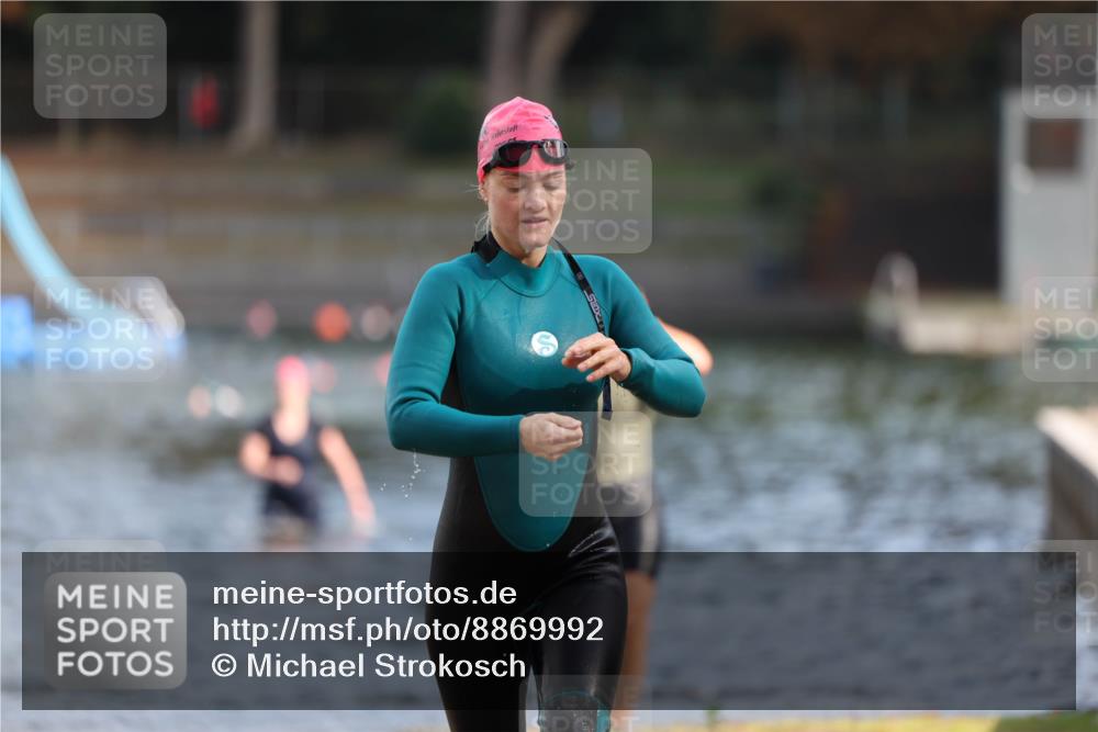 14.09.2025 - Stadtparktriathlon Michael Strokosch http://msf.ph/oto/8869992 14.09.2025 11:10:53 Schwimmen 950, 968, 995 meine-sportfotos.de