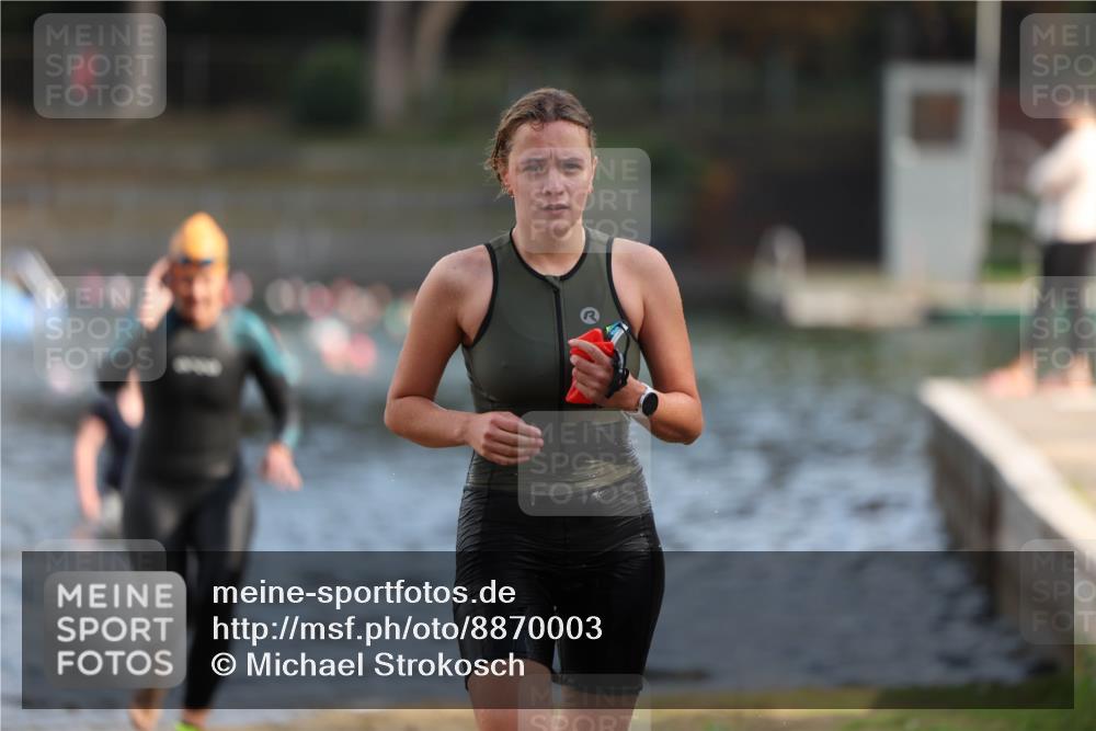14.09.2025 - Stadtparktriathlon Michael Strokosch http://msf.ph/oto/8870003 14.09.2025 11:10:56 Schwimmen 950, 968, 995 meine-sportfotos.de
