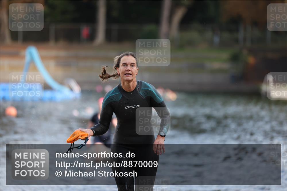 14.09.2025 - Stadtparktriathlon Michael Strokosch http://msf.ph/oto/8870009 14.09.2025 11:10:58 Schwimmen 926, 950, 968, 995 meine-sportfotos.de