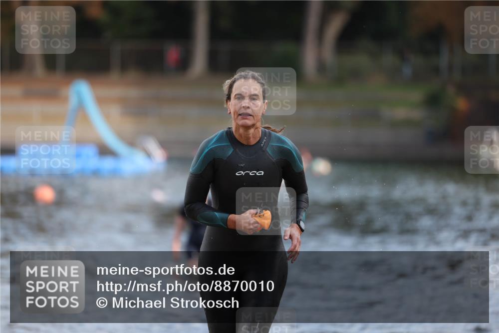 14.09.2025 - Stadtparktriathlon Michael Strokosch http://msf.ph/oto/8870010 14.09.2025 11:10:58 Schwimmen 926, 950, 968, 995 meine-sportfotos.de