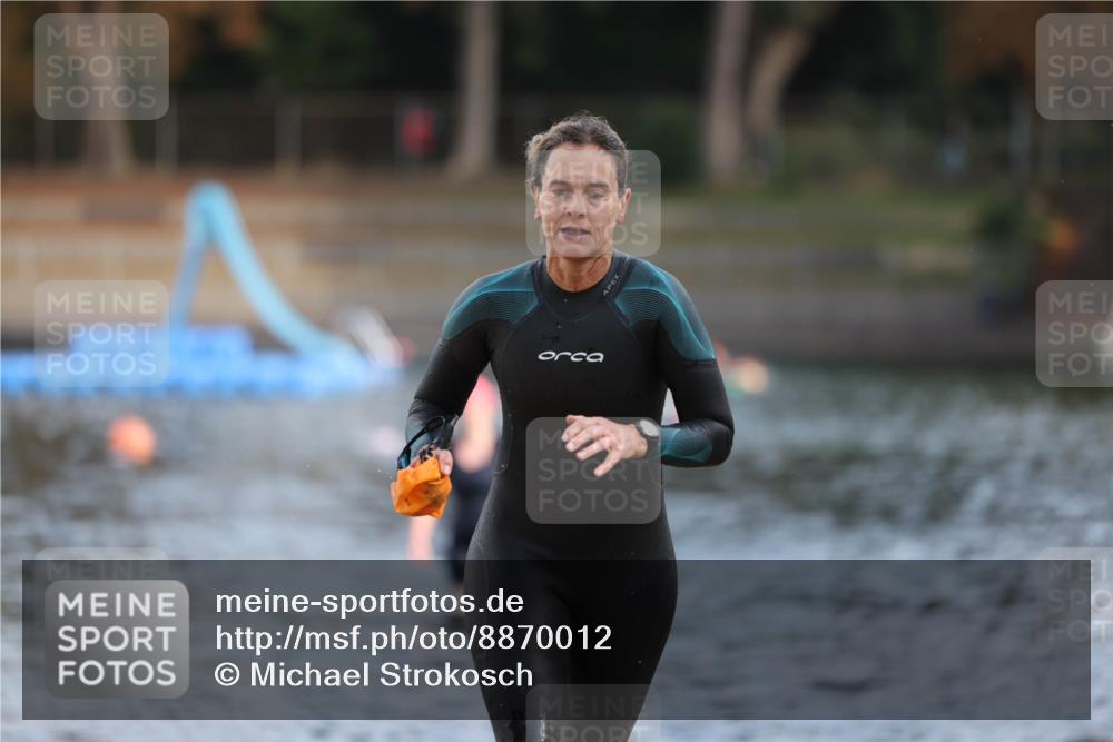 14.09.2025 - Stadtparktriathlon Michael Strokosch http://msf.ph/oto/8870012 14.09.2025 11:10:59 Schwimmen 926, 968, 995 meine-sportfotos.de
