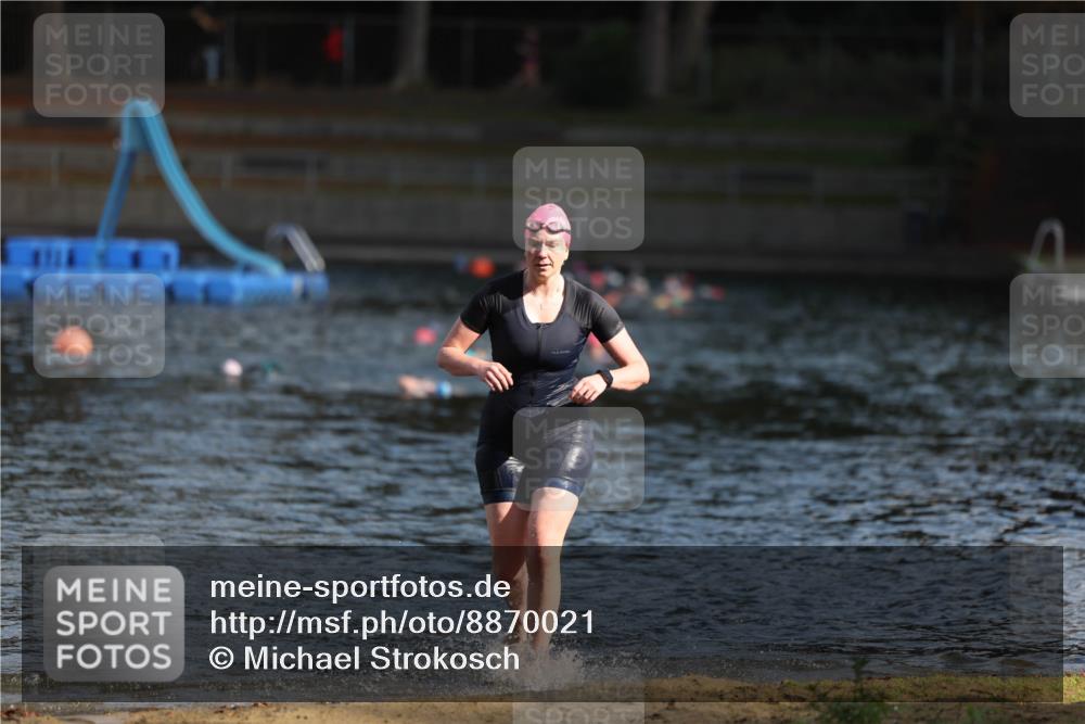 14.09.2025 - Stadtparktriathlon Michael Strokosch http://msf.ph/oto/8870021 14.09.2025 11:11:06 Schwimmen 926 meine-sportfotos.de