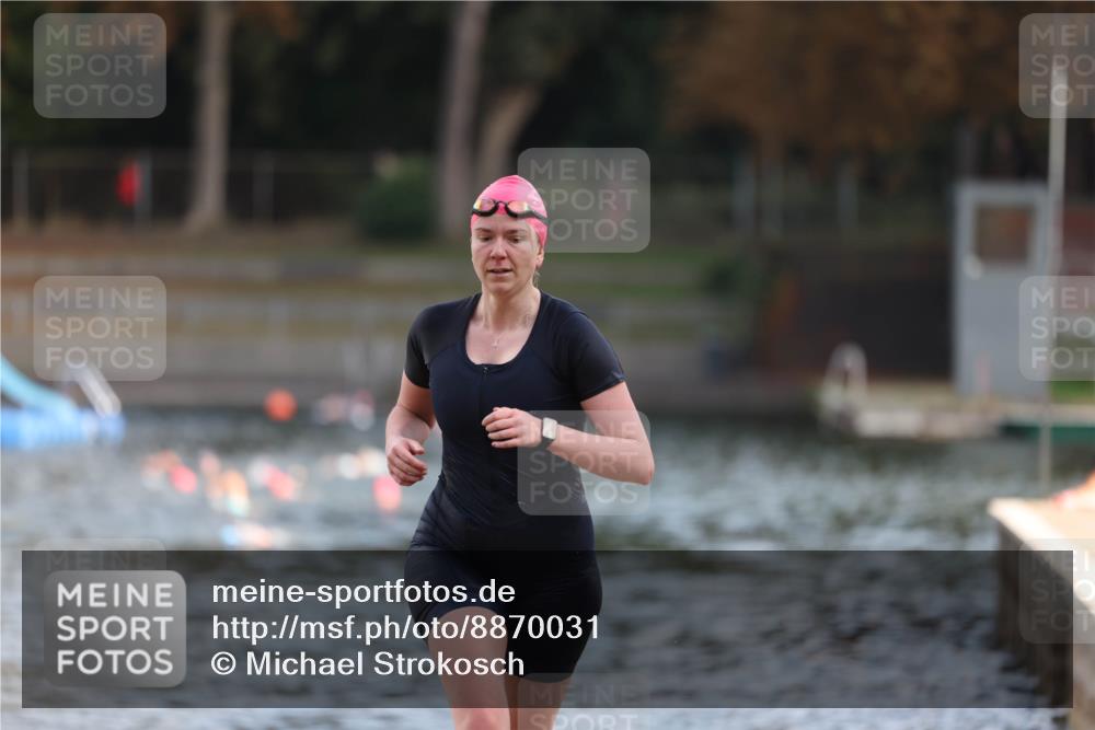 14.09.2025 - Stadtparktriathlon Michael Strokosch http://msf.ph/oto/8870031 14.09.2025 11:11:09 Schwimmen 926 meine-sportfotos.de