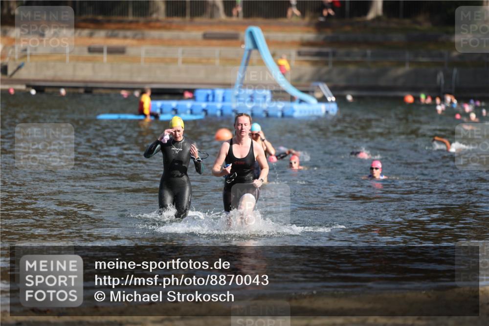 14.09.2025 - Stadtparktriathlon Michael Strokosch http://msf.ph/oto/8870043 14.09.2025 11:11:32 Schwimmen 951, 1000 meine-sportfotos.de
