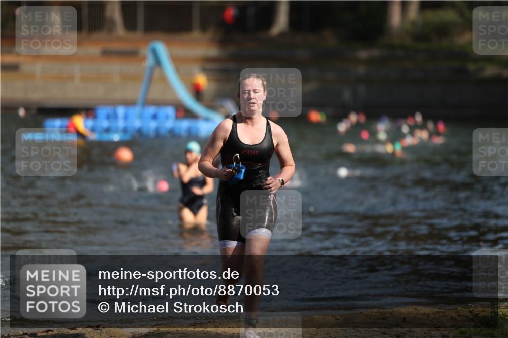 14.09.2025 - Stadtparktriathlon Michael Strokosch http://msf.ph/oto/8870053 14.09.2025 11:11:37 Schwimmen 951, 985, 1000 meine-sportfotos.de