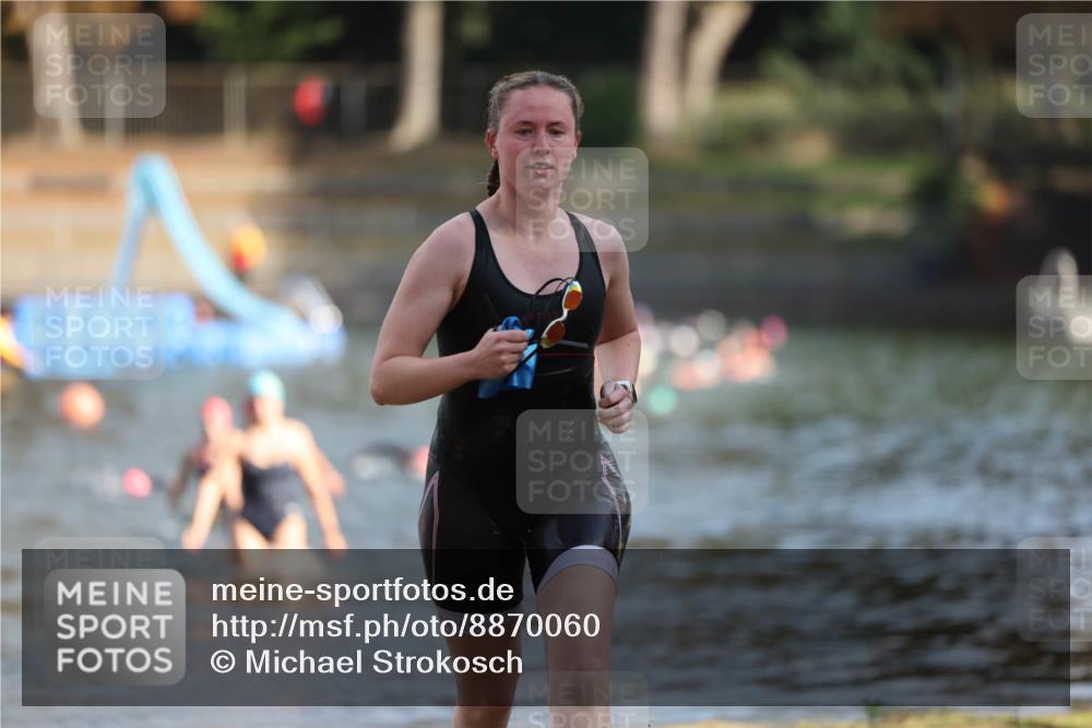 14.09.2025 - Stadtparktriathlon Michael Strokosch http://msf.ph/oto/8870060 14.09.2025 11:11:39 Schwimmen 951, 985, 987, 1000 meine-sportfotos.de