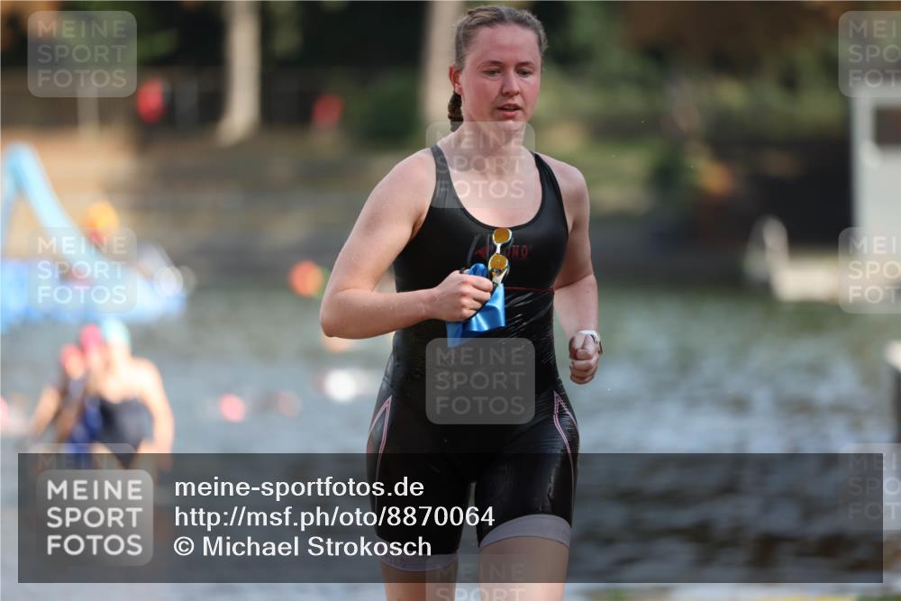 14.09.2025 - Stadtparktriathlon Michael Strokosch http://msf.ph/oto/8870064 14.09.2025 11:11:39 Schwimmen 951, 985, 987, 1000 meine-sportfotos.de