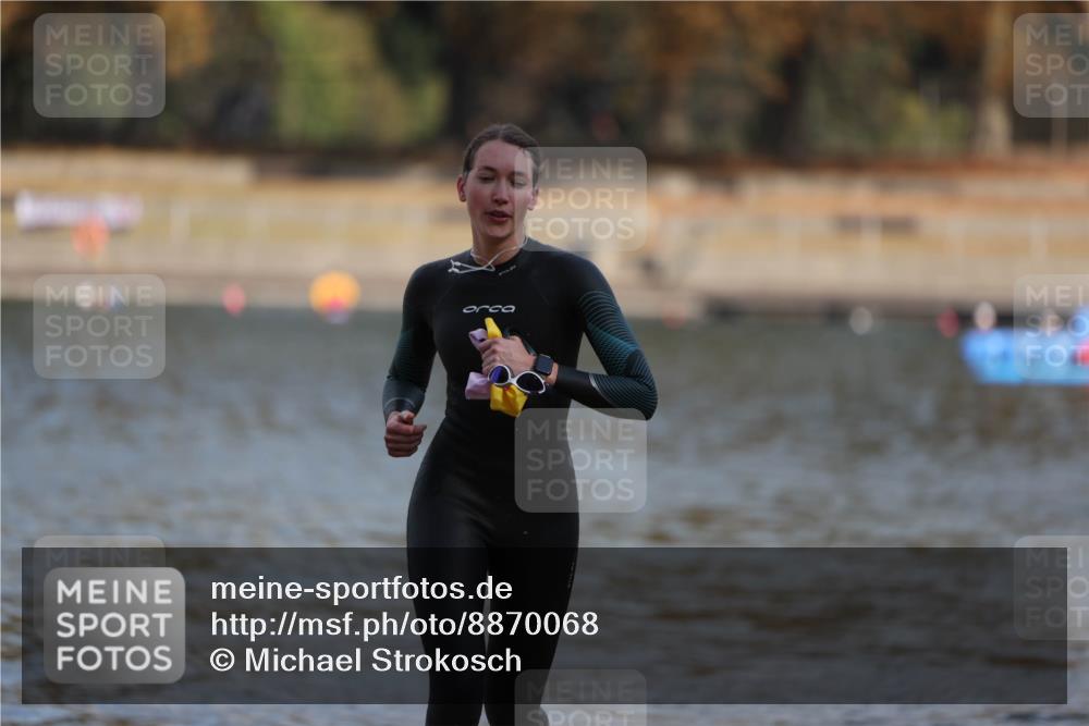 14.09.2025 - Stadtparktriathlon Michael Strokosch http://msf.ph/oto/8870068 14.09.2025 11:11:41 Schwimmen 951, 985, 987, 1000 meine-sportfotos.de