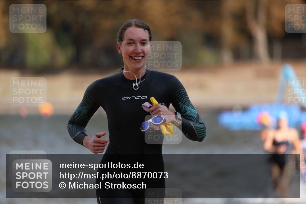 14.09.2025 - Stadtparktriathlon Michael Strokosch http://msf.ph/oto/8870073 14.09.2025 11:11:42 Schwimmen 951, 985, 987, 1000 meine-sportfotos.de