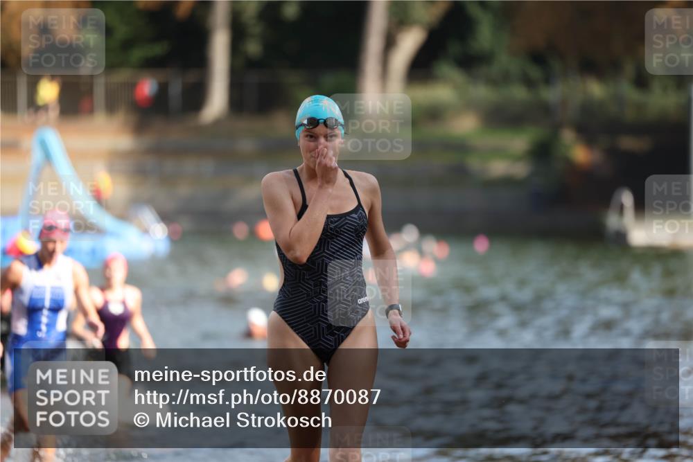 14.09.2025 - Stadtparktriathlon Michael Strokosch http://msf.ph/oto/8870087 14.09.2025 11:11:47 Schwimmen 985, 987, 992 meine-sportfotos.de