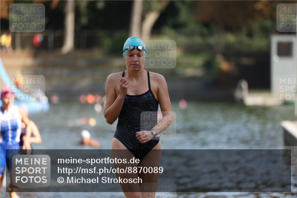 14.09.2025 - Stadtparktriathlon Michael Strokosch http://msf.ph/oto/8870089 14.09.2025 11:11:47 Schwimmen 985, 987, 992 meine-sportfotos.de