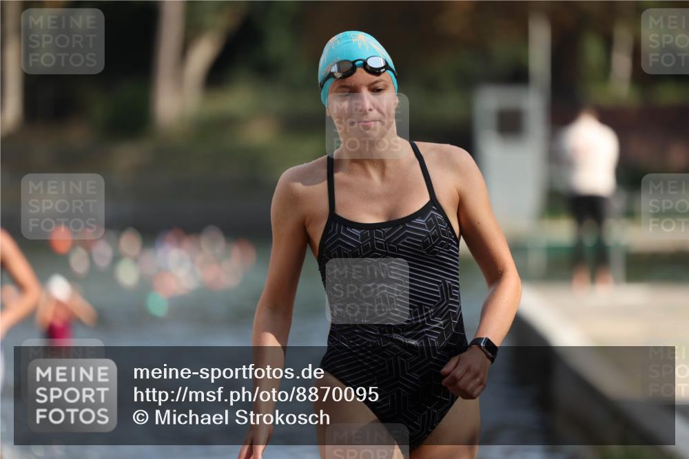 14.09.2025 - Stadtparktriathlon Michael Strokosch http://msf.ph/oto/8870095 14.09.2025 11:11:49 Schwimmen 955, 985, 987, 992 meine-sportfotos.de