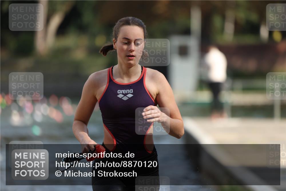 14.09.2025 - Stadtparktriathlon Michael Strokosch http://msf.ph/oto/8870120 14.09.2025 11:11:55 Schwimmen 930, 955, 987, 992, 993 meine-sportfotos.de