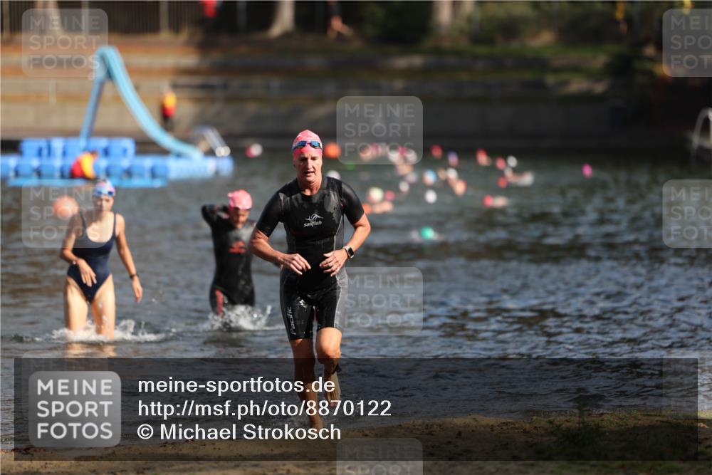 14.09.2025 - Stadtparktriathlon Michael Strokosch http://msf.ph/oto/8870122 14.09.2025 11:11:57 Schwimmen 930, 955, 992, 993, 1011 meine-sportfotos.de