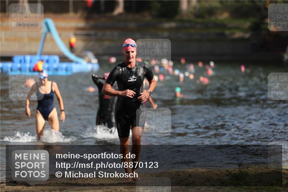 14.09.2025 - Stadtparktriathlon Michael Strokosch http://msf.ph/oto/8870123 14.09.2025 11:11:58 Schwimmen 930, 955, 992, 993, 1011 meine-sportfotos.de