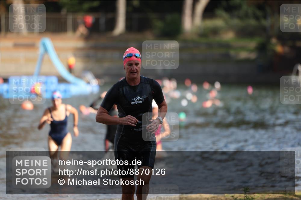 14.09.2025 - Stadtparktriathlon Michael Strokosch http://msf.ph/oto/8870126 14.09.2025 11:11:59 Schwimmen 930, 955, 992, 993, 1011 meine-sportfotos.de
