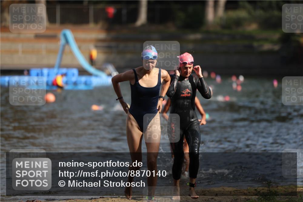 14.09.2025 - Stadtparktriathlon Michael Strokosch http://msf.ph/oto/8870140 14.09.2025 11:12:03 Schwimmen 930, 955, 993, 1011 meine-sportfotos.de
