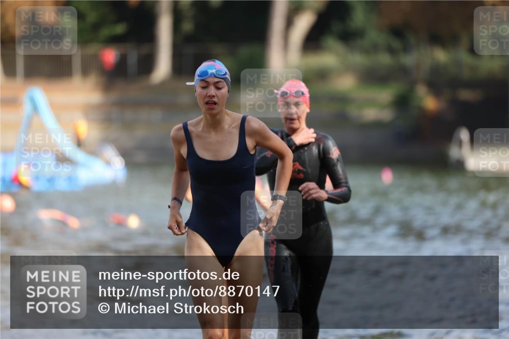 14.09.2025 - Stadtparktriathlon Michael Strokosch http://msf.ph/oto/8870147 14.09.2025 11:12:05 Schwimmen 930, 955, 993, 1011 meine-sportfotos.de