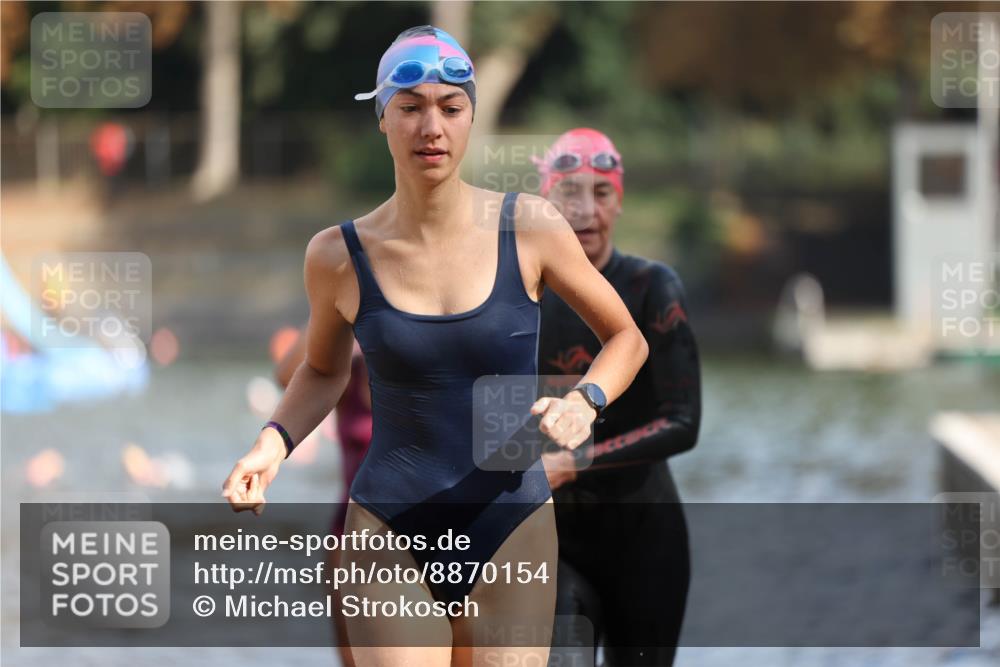 14.09.2025 - Stadtparktriathlon Michael Strokosch http://msf.ph/oto/8870154 14.09.2025 11:12:06 Schwimmen 930, 993, 1011 meine-sportfotos.de