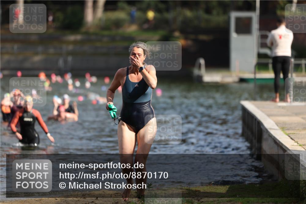 14.09.2025 - Stadtparktriathlon Michael Strokosch http://msf.ph/oto/8870170 14.09.2025 11:12:26 Schwimmen 934, 942, 976 meine-sportfotos.de